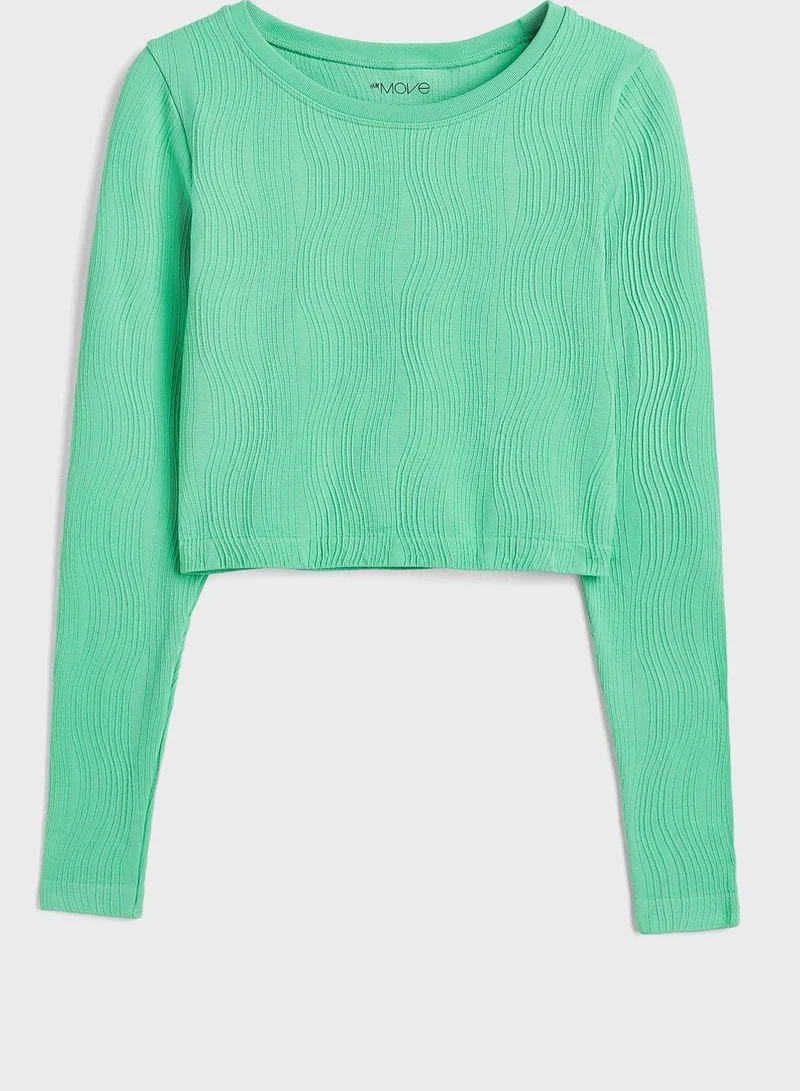 اتش اند ام بلوزة قصيرة بياقة دائرية